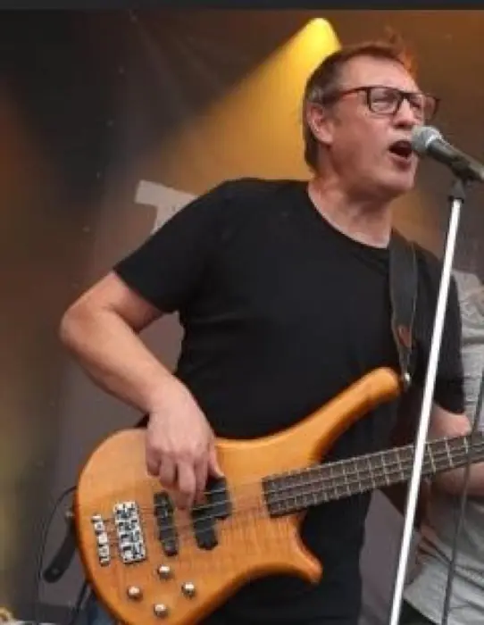 Wim, bassist